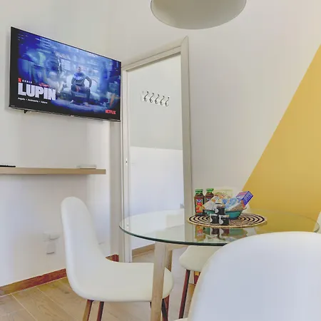 Furio Camillo - Metro A - Netflix * Rome