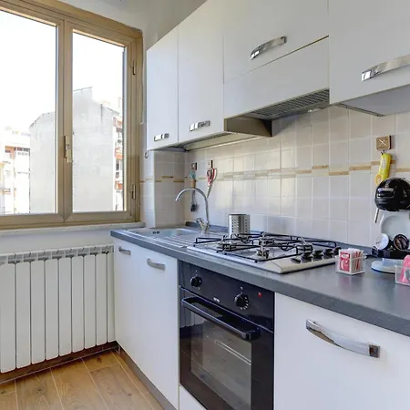 Furio Camillo - Metro A - Netflix Apartamento Roma