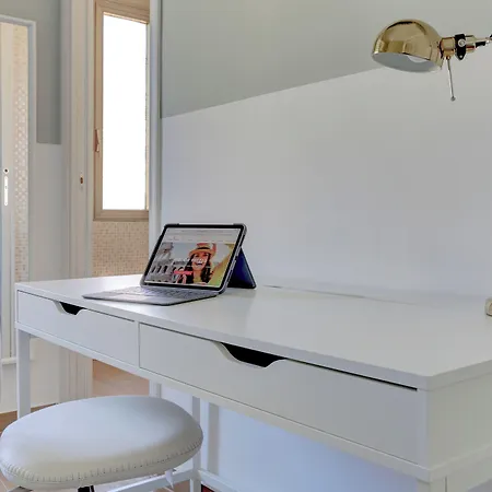 Furio Camillo - Metro A - Netflix Apartmán